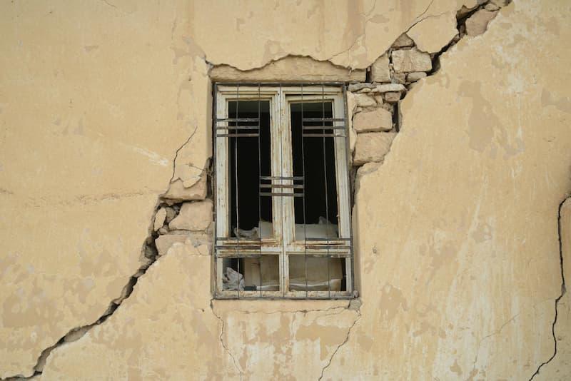 Fessura su un edificio in muratura - foto Getty Images
