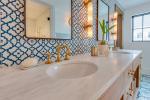 Altezza piastrelle bagno zona lavabo - Getty Images