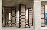 Esempio di cerchiatura di pilastri di cemento armato. Foto Getty Images