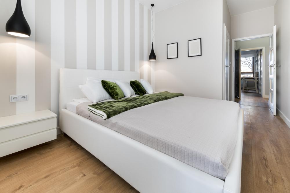 Appartamento stretto e lungo, camera da letto - Getty Images