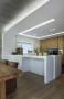 Illuminazione soffitto cucina con barre a led - foto Pinterest