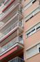 Tende da balcone nel rispetto del decoro del palazzo - foto Getty Images