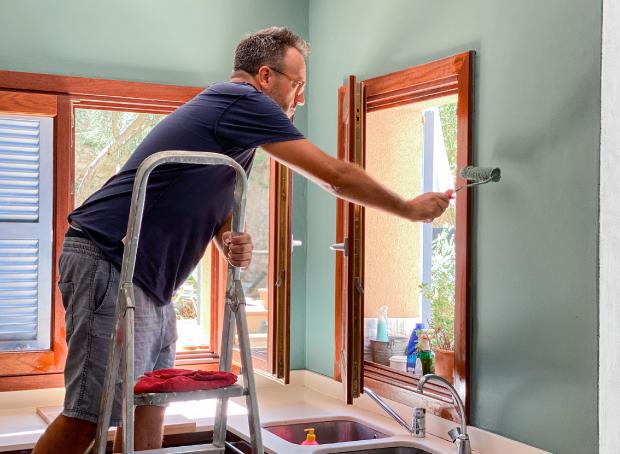 Suitable materials for thermally insulating a beach house - Getty Images photo