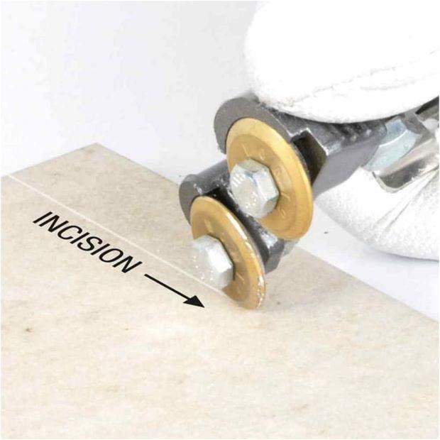 Engraving with Monolit tiling pliers