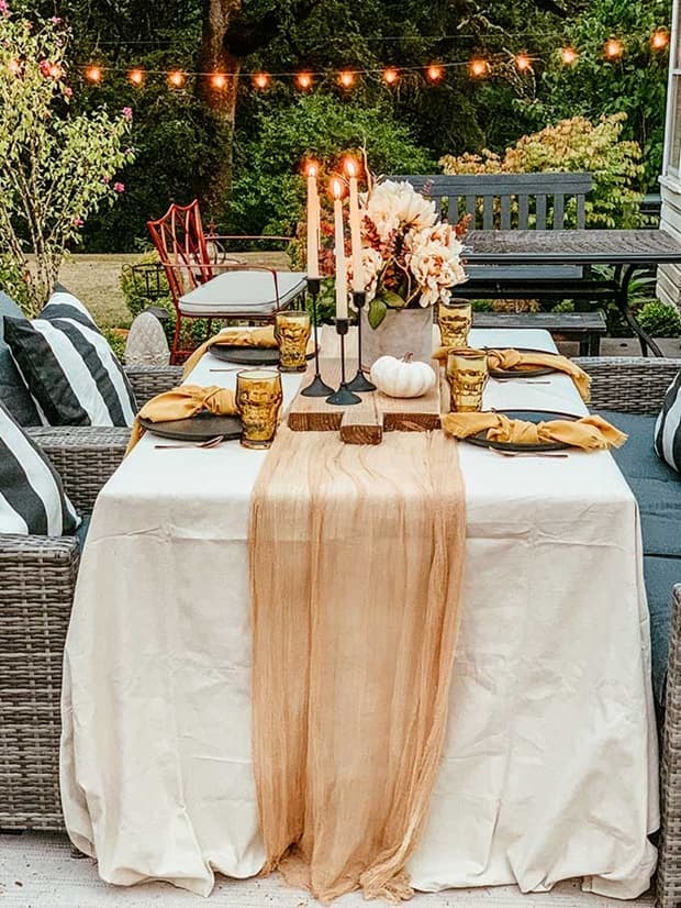 An old sheet turns into a tablecloth, from hallstromhome.com 