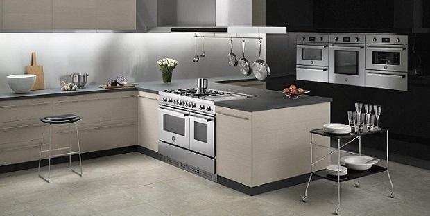 Freestanding peninsula kitchen - Professional Bertazzoni