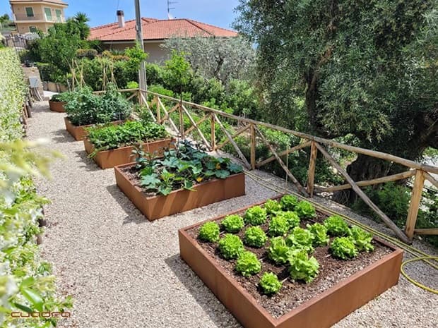 Raised vegetable garden in Corten from Cuadra