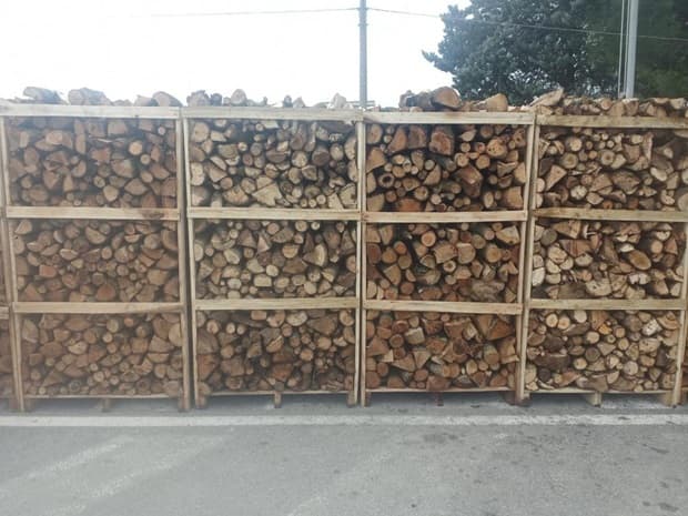 Pallet of fireplace wood from Agrifer