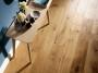Pavimento in parquet color caramello