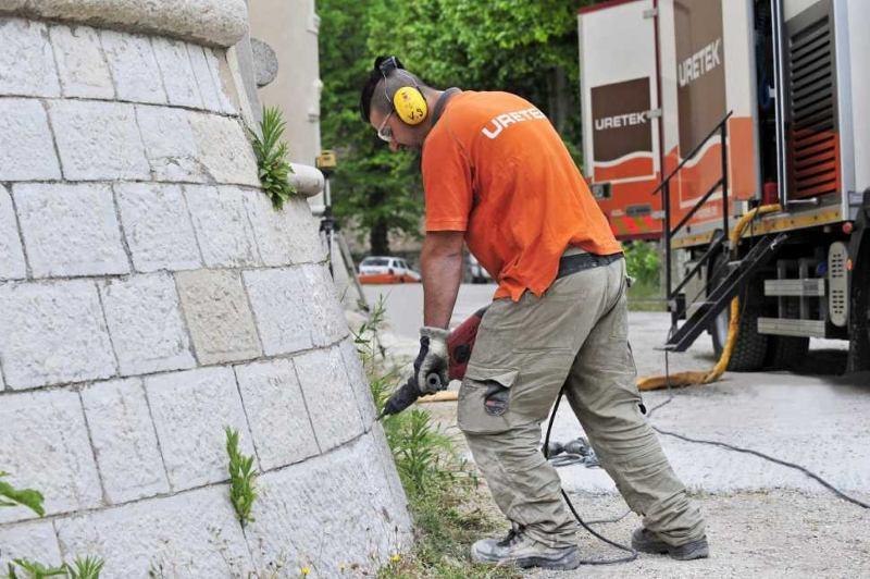 Iniezione resine espandenti in una parete