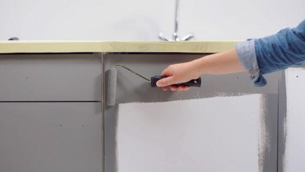 Come utilizzare uno smalto ad acqua per legno