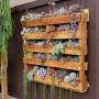 Pallet di legno trasformato in struttura porta piante - foto Pinterest