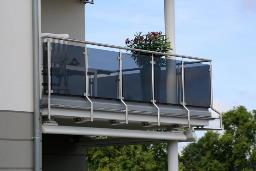 Balcone con vetri oscurati intelligenti