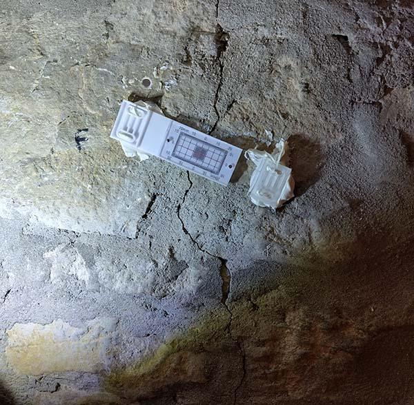 Montaggio di un fessurimetro