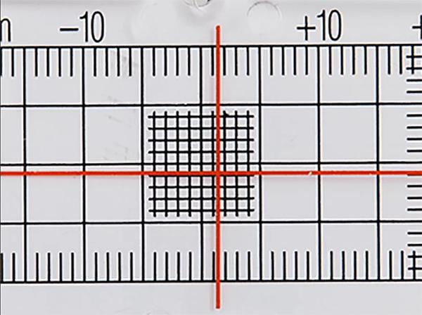 Particolare del sistema di riferimento dei fessurimetri
