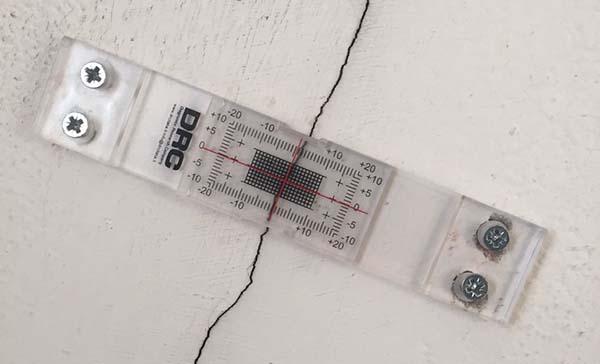 Un fessurimetro analogico momtato