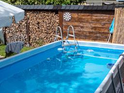 Piccola piscina da esterno