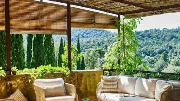 Stuoie ombreggianti per esterni: protezione naturale e stile mediterraneo