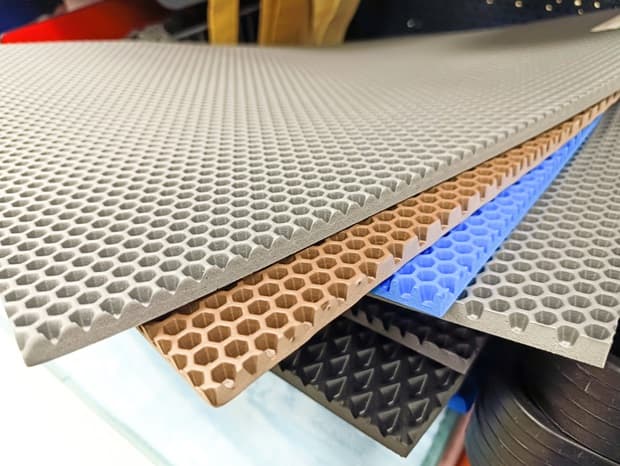 Zerbino gomma riciclata istock