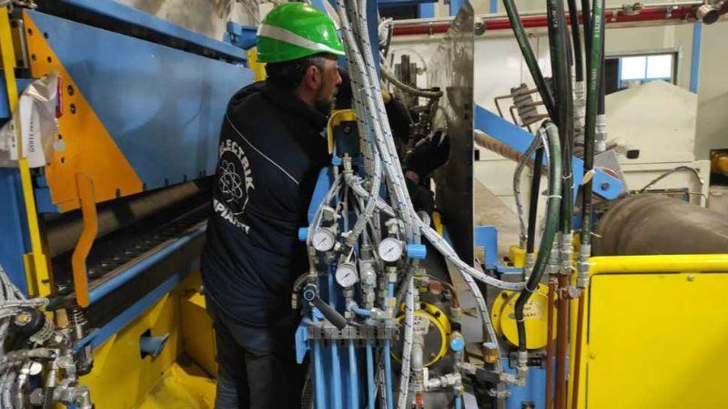 Operaio specializzato a lavoro 