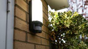 Fari LED da esterno con sensore crepuscolare alimentati a rete