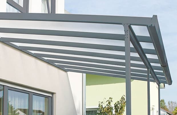 Si possono scegliere diversi modelli di coperture in policarbonato