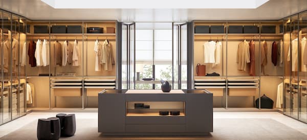 Cabina armadio di grandi dimensioni e ben illuminata - foto Poliform