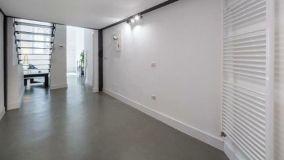 Come trasformare gli interni con i pavimenti in resina: stile, resistenza e modernità