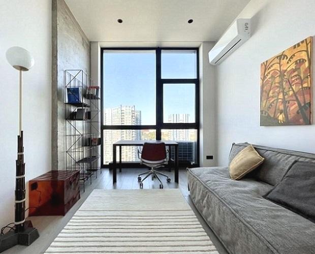 Soggiorno stretto: divanoletto