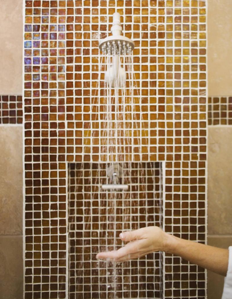 Consumo d'acqua notevolmente ridotto rispetto all'uso della vasca