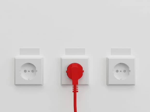 prese elettriche bianche