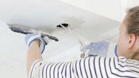 Illuminazione lineare in gesso: design e comfort visivo coni LED integrati