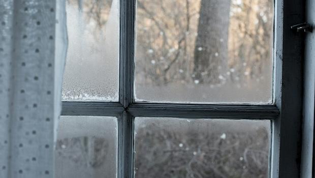 Vetri datati senza pellicola anticondensa