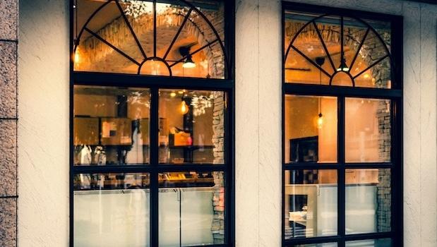 Pellicole trasparenti per le vetrine dei negozi