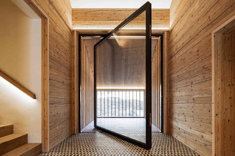 La porta esterna pivotante di FritsJurgens