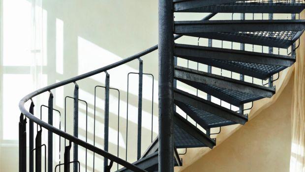 Scale elicoidali prefabbricate: design moderno e posa rapida a secco