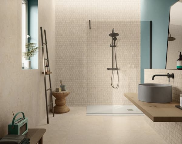 Rivestimento in gres porcellanato per il bagno con pavimento radiante elettrico