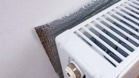 Riscaldare di meno risparmiando di più: come aumentare davvero la resa dei termosifoni