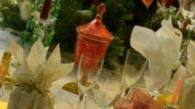 Cucina e zona pranzo pronte per le feste: come gestire grandi tavolate senza stress