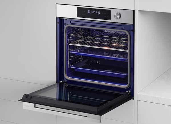 Forno Instaview con guide telescopiche