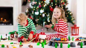 Giochi dei bambini in soggiorno: organizzare lo spazio in inverno con contenitori e zone dedicate