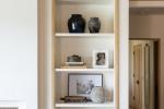 Nicchia angolo living, da Studio McGee