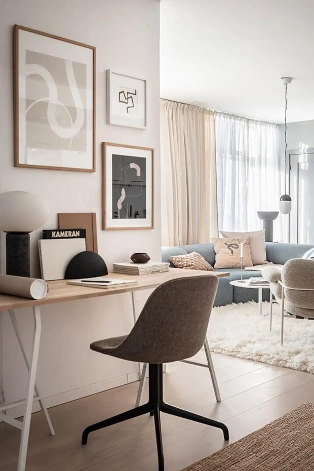 Home office in soggiorno