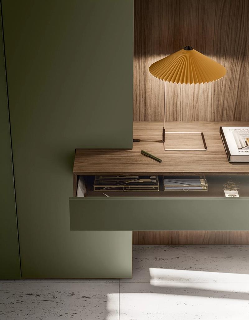 Lo scrittorio free sospeso di SantaLucia Mobili