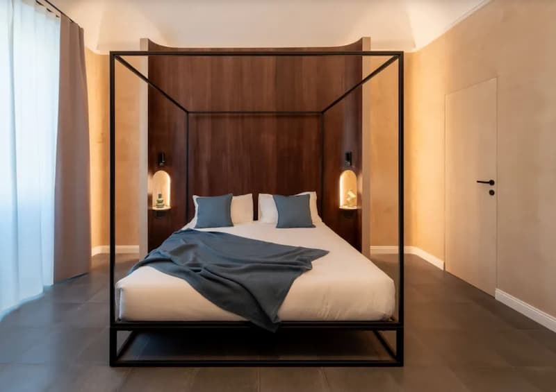 Porta filo muro a battente