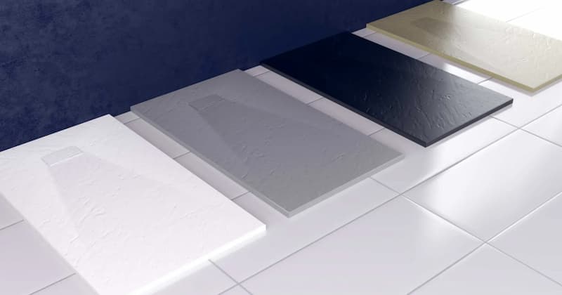 Vari colori e materiali per il piatto doccia