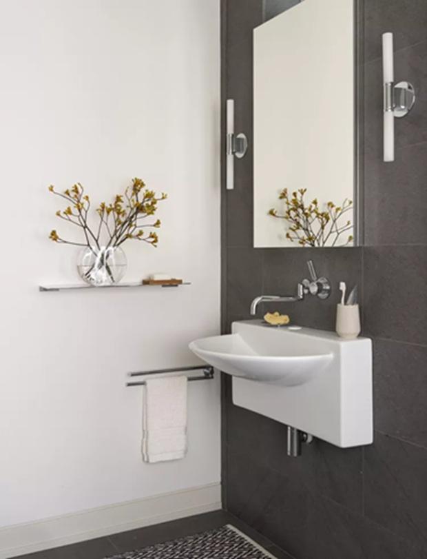 No a un bagno eccessivamente minimalista, foto di Werner Straube, da bhg.com