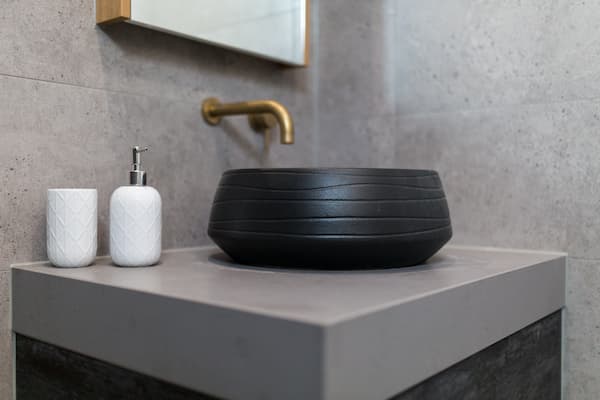 Piastrelle effetto cemento lavandino bagno