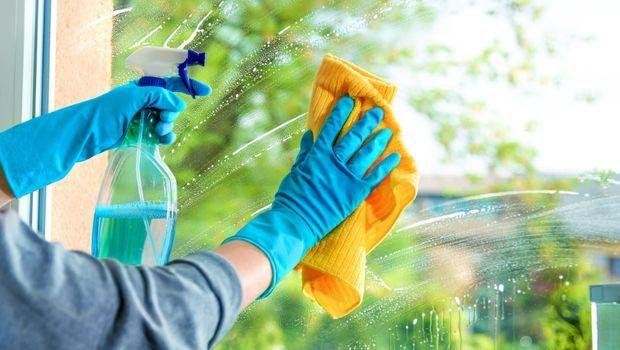 Perch&eacute; i vetri restano opachi dopo la pulizia