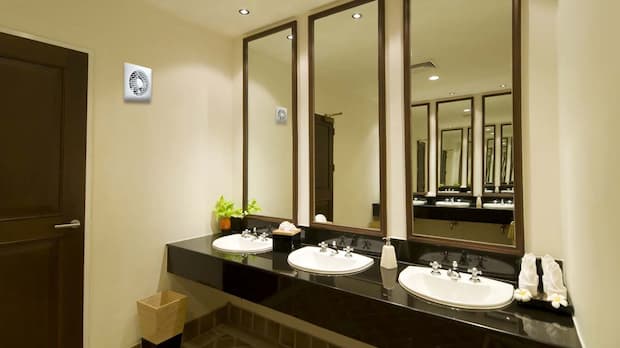 L'umidit&agrave; non riesce a uscire dal bagno